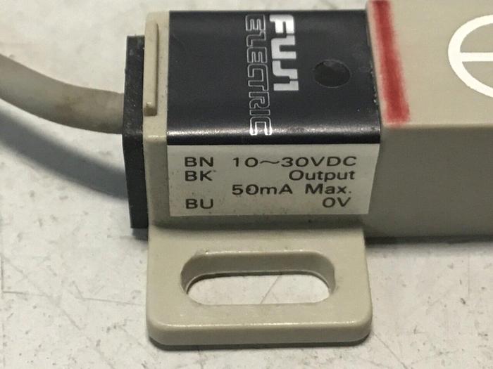 Used FUJI ELECTRIC Proximity Switch PE-B4D3 #128379