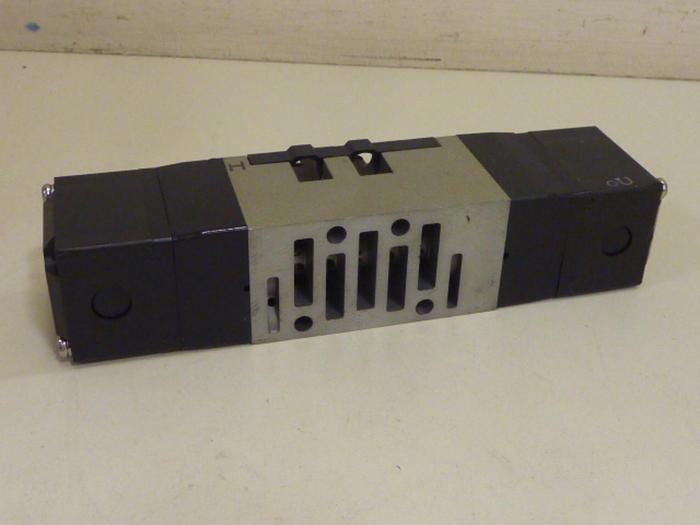Used SMC Solenoid Valve VS7-6-FHG-D-3N #66555
