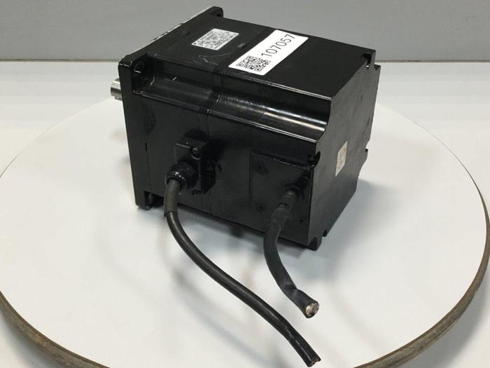 Used YASKAWA AC Servo Motor SGMP-08AWYR11 #107057