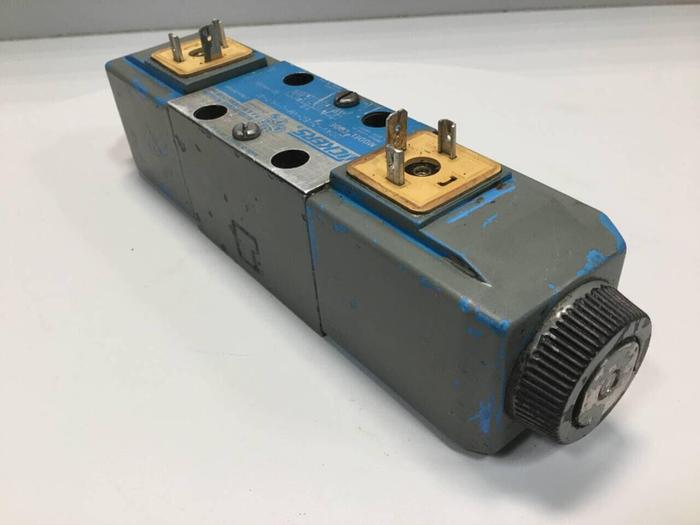 Used VICKERS Valve DG4V38CVMUHL761 #99107