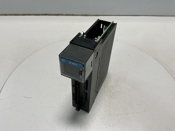 Used ALLEN BRADLEY 1756-IV32 SERIES A