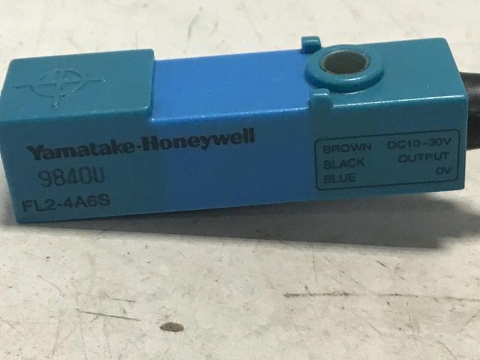 Used YAMATAKE Proximity Switch FL2-4A6S #128226