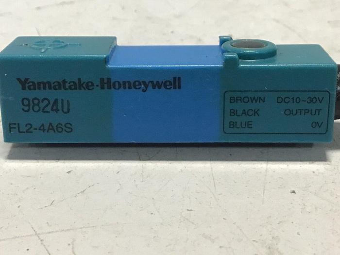Used YAMATAKE Proximity Switch FL2-4A6S #128181