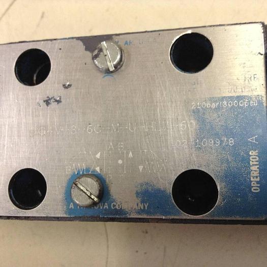 Used VICKERS Directional Valve DG4V-3-6C-M-U-HL7-60 Used