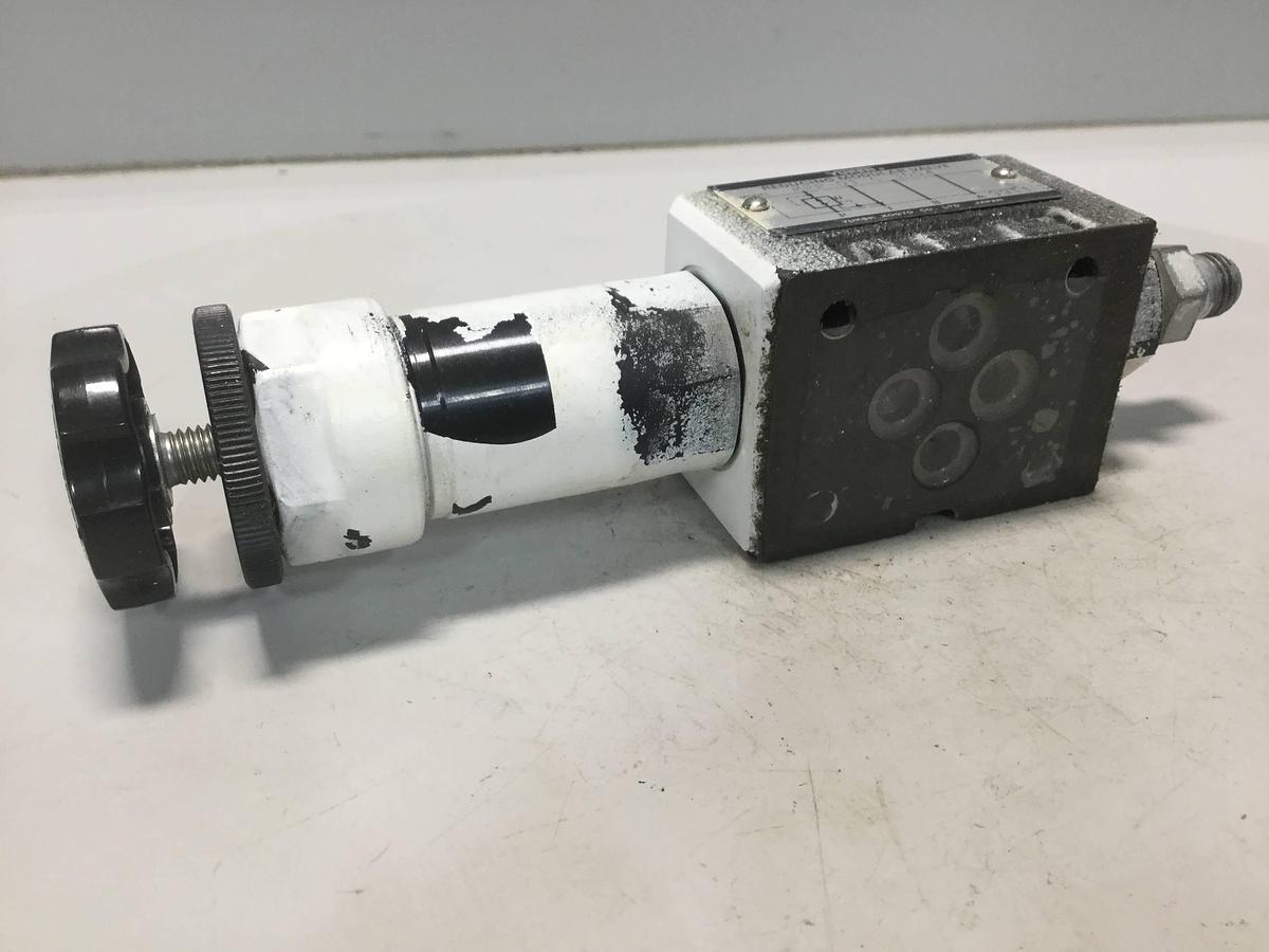 Used YUKEN Reducing Modular Valve MRP-01-C-3004 USED
