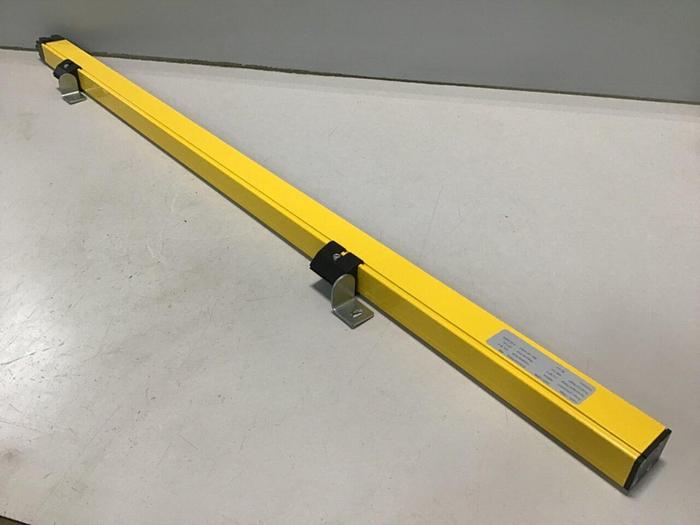 Used ALLEN BRADLEY Light Curtain Transmitter 445L-T4S0840YD USED