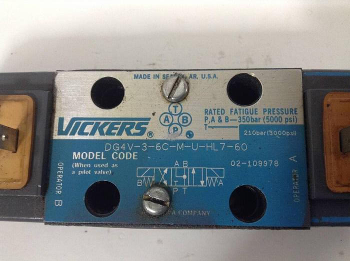 Used VICKERS Directional Valve DG4V-3-6C-M-U-HL7-60 Used