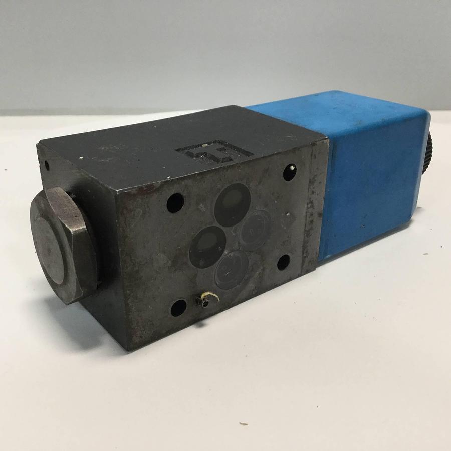 Used VICKERS Valve DG4V-3-2A-M-U-H7-60 Used