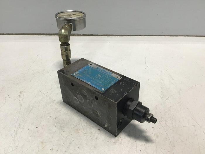 Used VICKERS Pressure Valve DGMX2-5-PP-FW-S-30 #136706