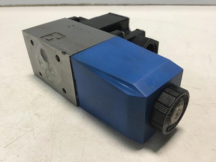 Used VICKERS Directional Control Valve DG4V32AMP7H750JA100 USED #129927