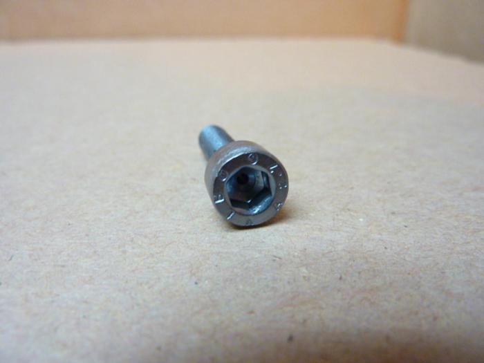 U-C COMPONENTS Socket Head Cap Screw MC-625-C #41232 DNL SCRAPPED