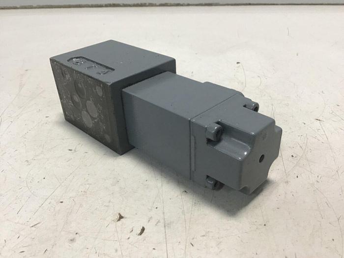 Used BOSCH Valve 0 810 090 106 #136570