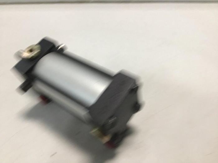 Used DESTACO Pneumatic Clamp Cylinder 807250MR #115242