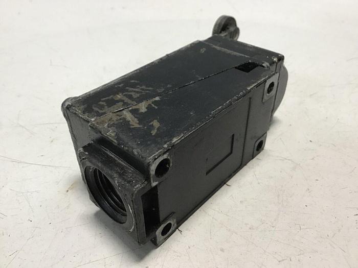 Used SQUARE D Limit Switch 9007-AEQ2545 #122141
