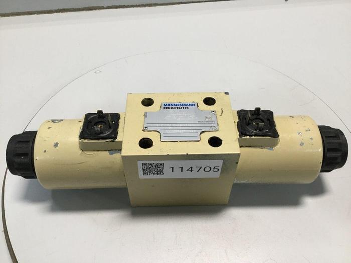 Used MANNESMANN REXROTH Hydraulic Valve 4WE10J32CG24N9K4 #114705