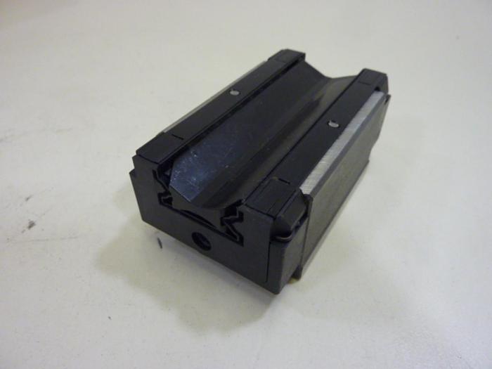 INA Linear Rail Bearing 001-676-318 NEW