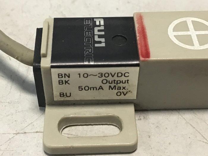 Used FUJI ELECTRIC Proximity Switch PE-B4D3 #128358