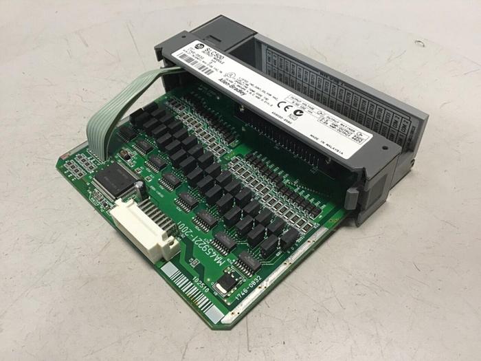 Used ALLEN BRADLEY Output Module 1746-OB32 SER D #129871