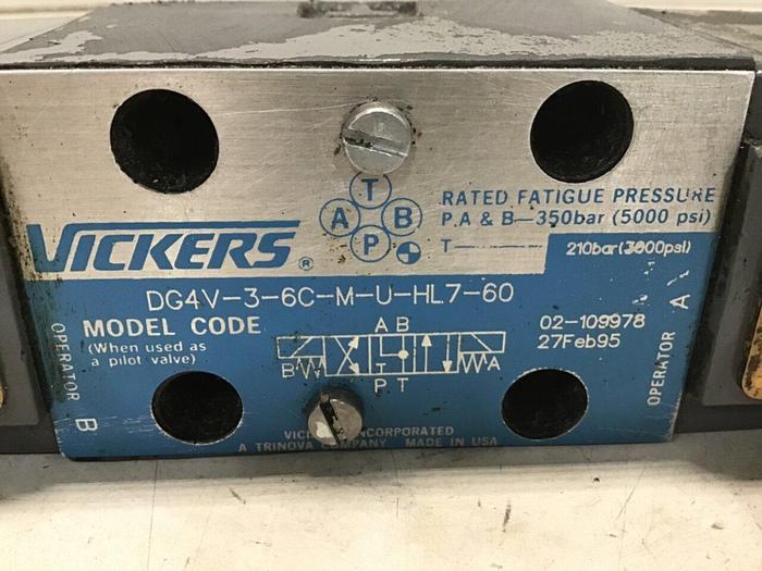 Used VICKERS Directional Valve DG4V-3-6C-M-U-HL7-60 Used
