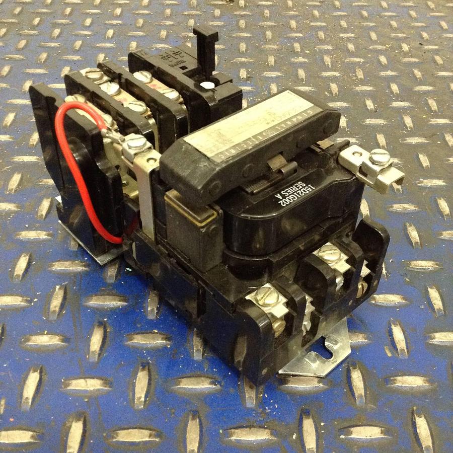 Used GENERAL ELECTRIC (G.E.) Motor Starter Size 00 CR306A0 USED