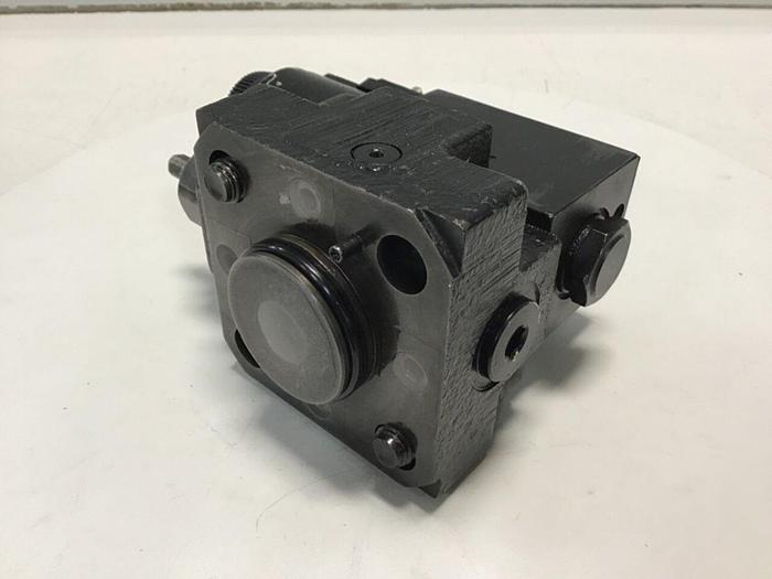 Used VICKERS Directional Valve DG4V-3S-2AL-M-U-HL7-60-EN490 #144582