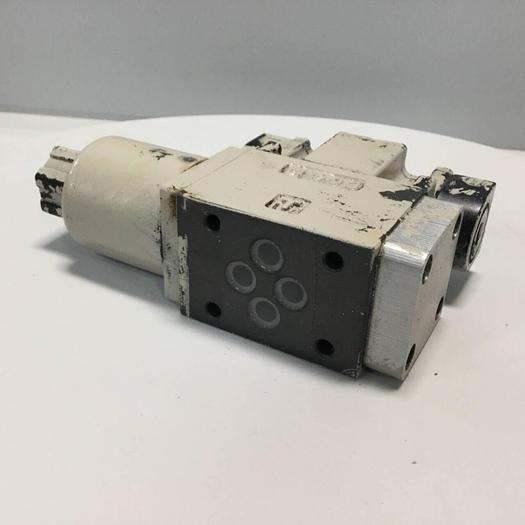Used NACHI Directional Control Valve SS-G01-H13-GR-D2-9331A #91595