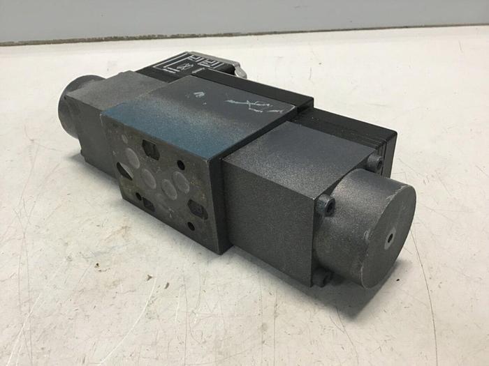 Used BOSCH SERVO Proportional Valve 0 811 404 851 USED