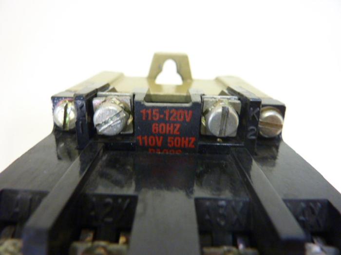 Used ALLEN BRADLEY AC Relay 700-P800A1 SER A #45866