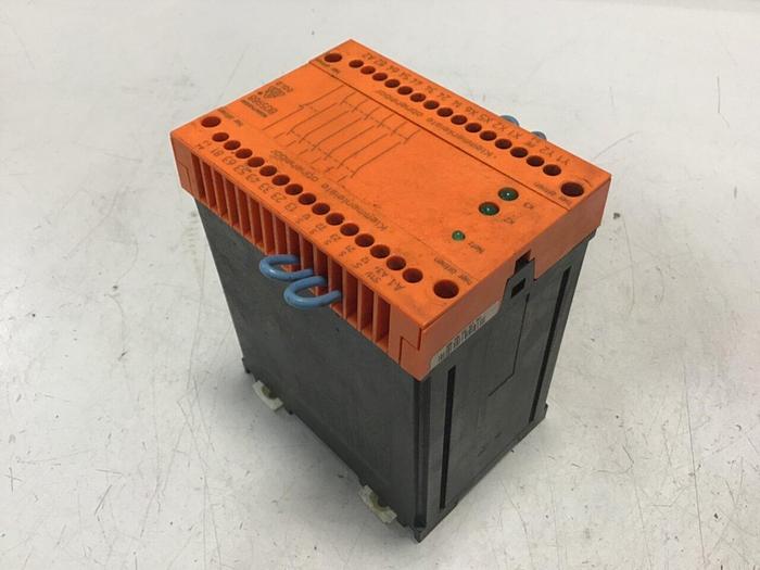 Used DOLD Safemaster Safety Relay B05988.61/324 USED