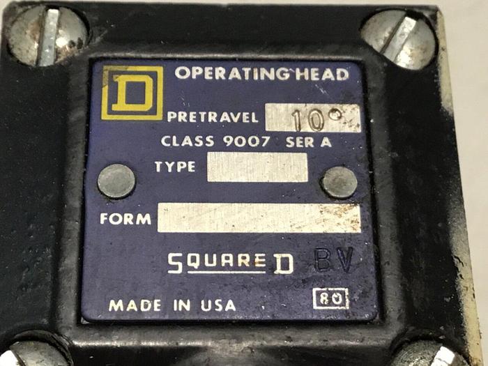 Used SQUARE D Limit Switch 9007-AEQ2699 Used
