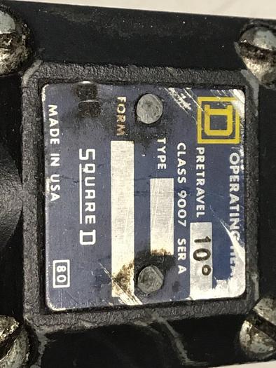 Used SQUARE D Limit Switch 9007-AEQ2724 #122131