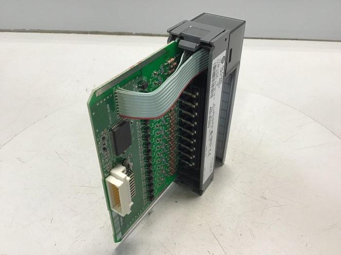 Used ALLEN BRADLEY Input Module 1746-IV16 SER C Used