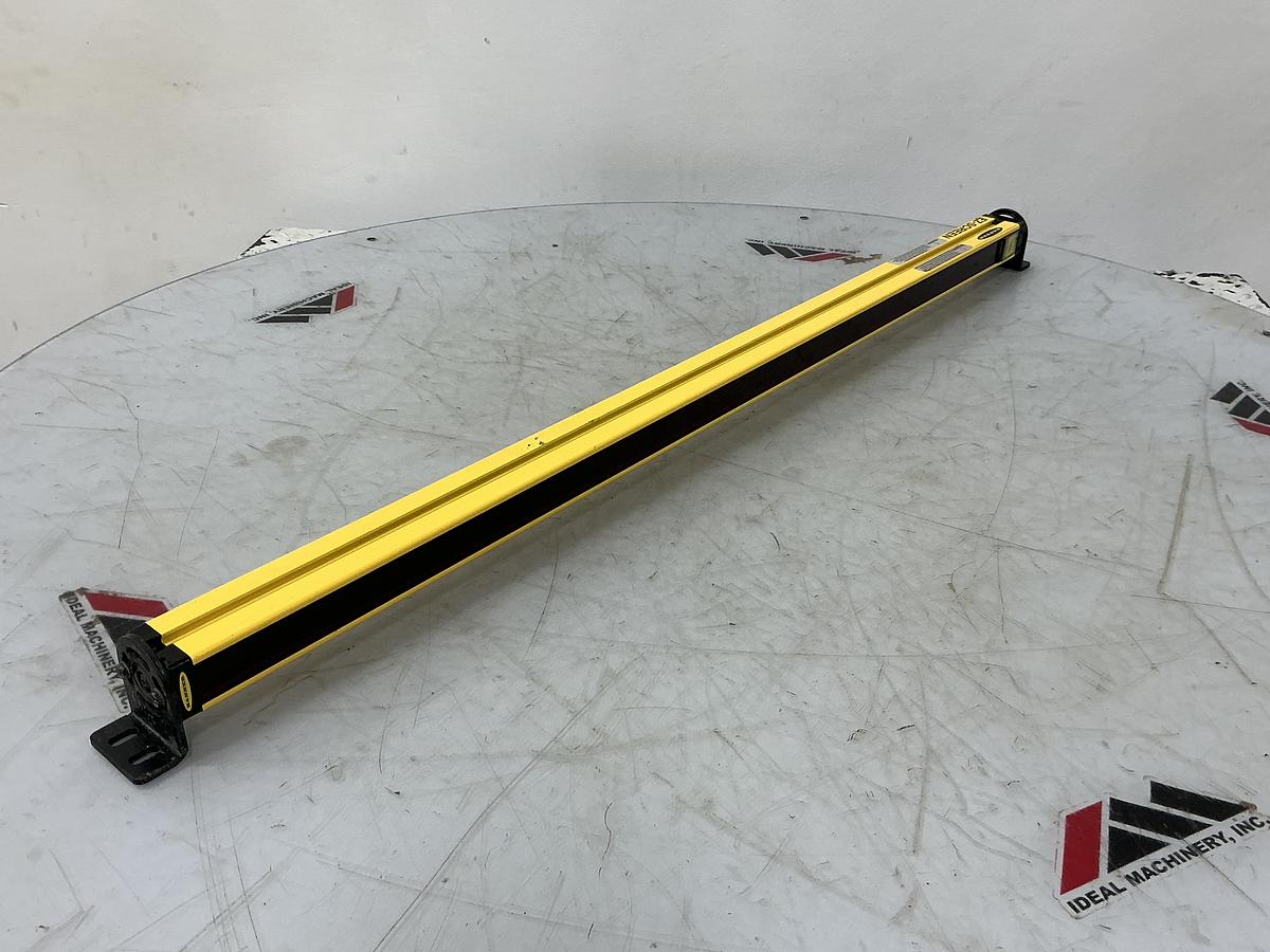 Used BANNER ENGINEERING SLSE30-900Q8