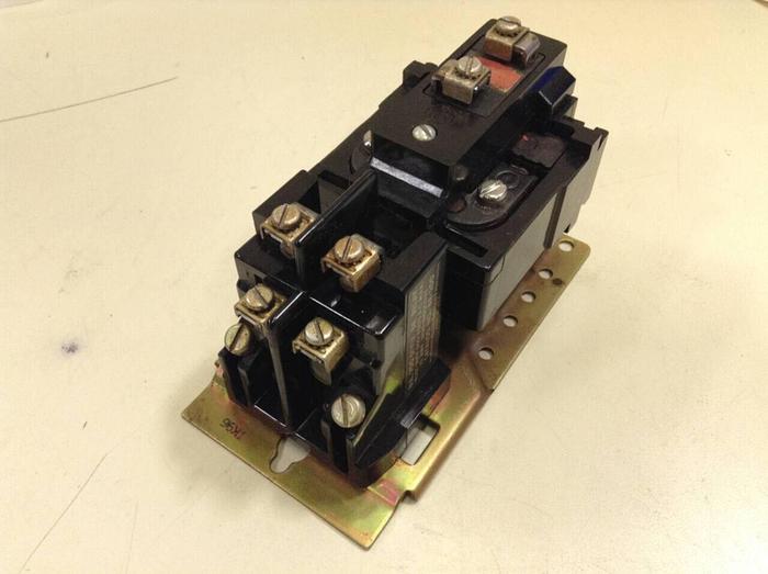 Used ALLEN BRADLEY AC Relay 700 BR-200 #86756