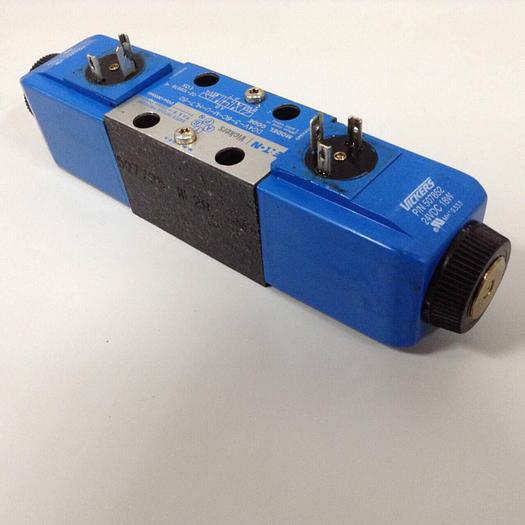 Used VICKERS Directional Valve DG4V-3-6C-M-U-HL7-60 Used