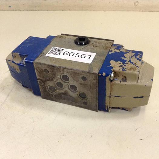 Used VICKERS Valve DG4S50CWT11S523 #80561