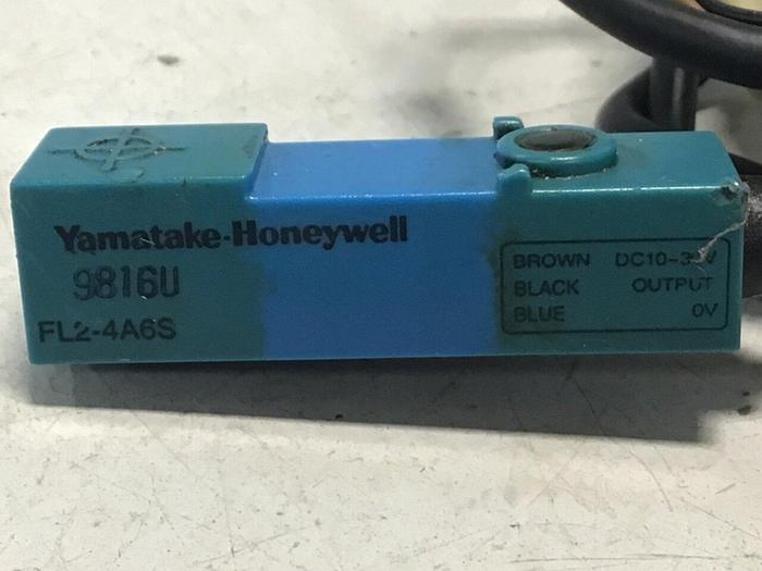 Used YAMATAKE Proximity Switch FL2-4A6S #128205