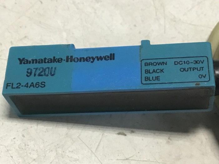 Used YAMATAKE Proximity Switch FL2-4A6S #128187