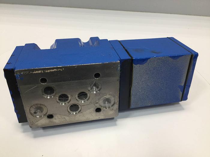 Used MOOG Servo Valve J661-040A #95827