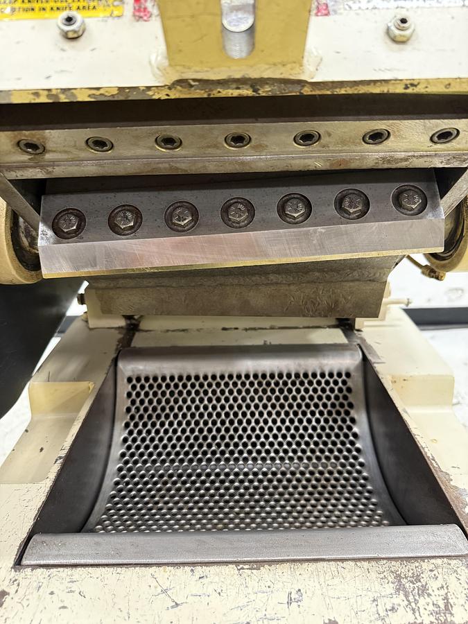 Used NELMOR G1012P1 Grinder Granulator Plastic USED #152637 Needs to be cleaned