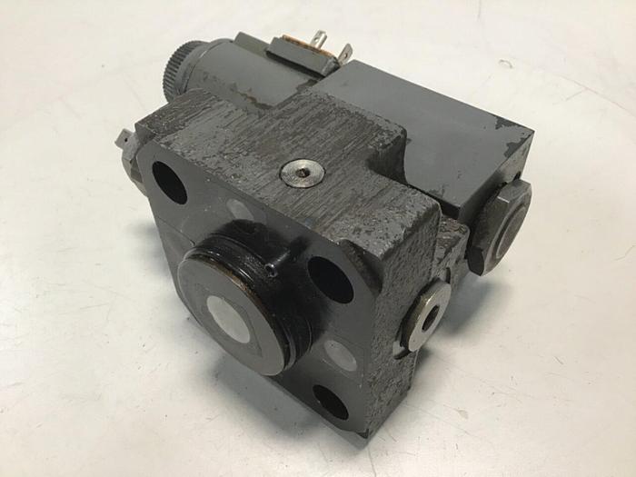 Used VICKERS Directional Control Valve DG4V-35-2AL-M-U-HL7-60-EN490 #115864