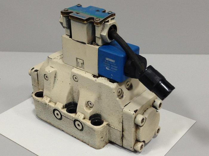 Used VICKERS Directional Control Valve DG5S86AMFWB530 #90116