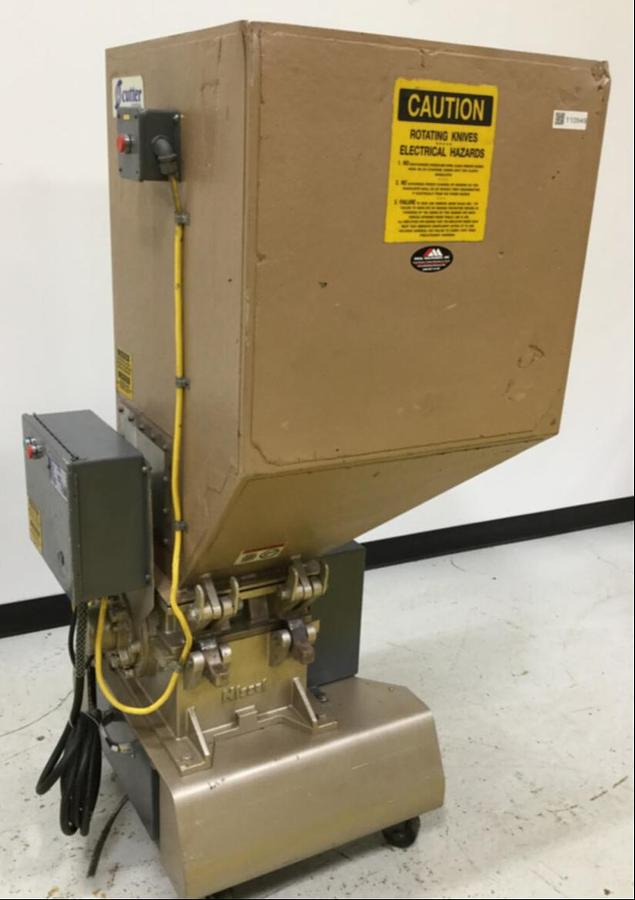 Used NISSUI 2 HP Screenless Grinder Granulator FNSK-15SC Used