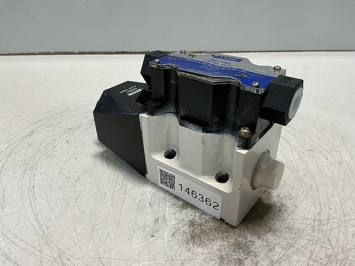 Used TOKIMEC DG4VS-5-0A-M-P7L-H-7-40-JA5