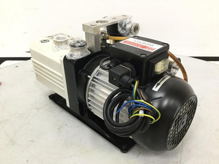 Used LEYBOLD Trivac Vacuum Pump D10E 140042 #104909