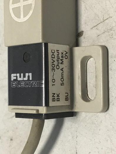 Used FUJI ELECTRIC Proximity Switch PE-B4D3 #128407