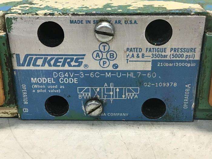 Used VICKERS Directional Valve DG4V-3-6C-M-U-HL7-60 Used