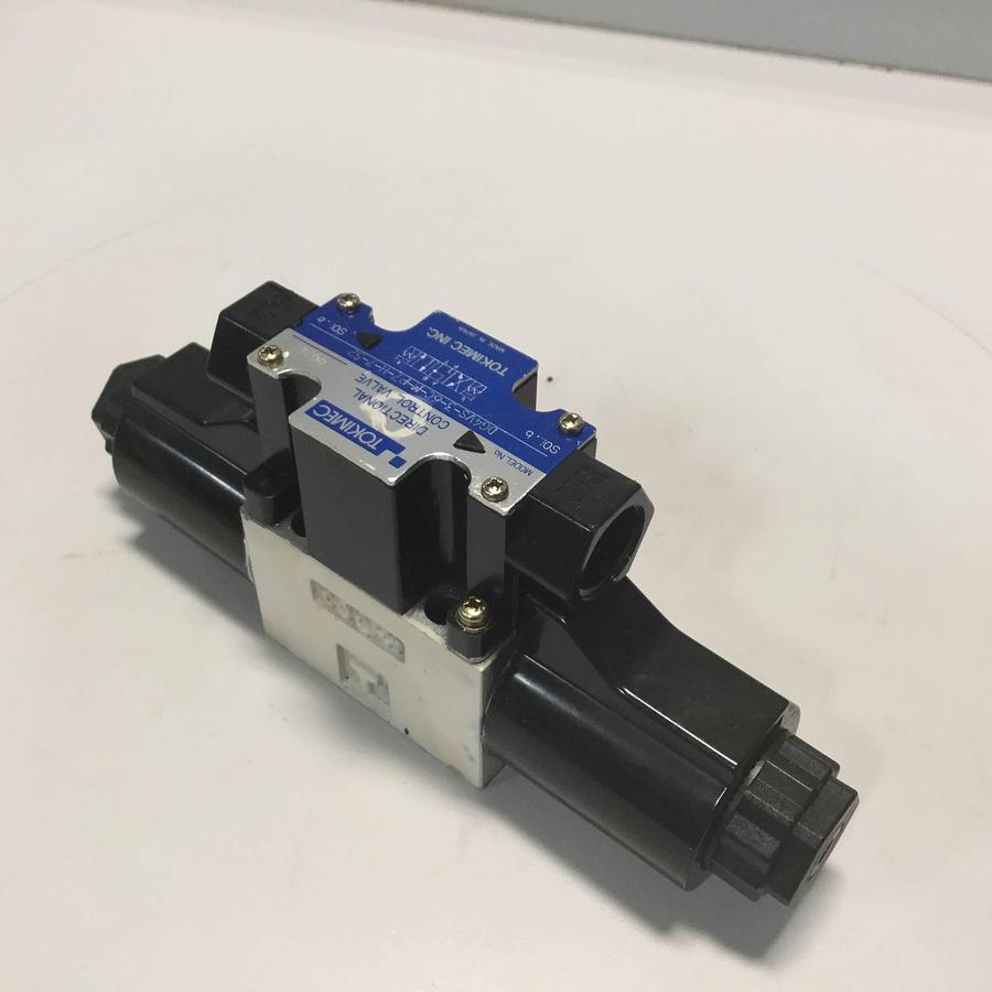 Used TOKIMEC Directional Control Valve DG4V-3-6C-M-P7-H-7-52 USED