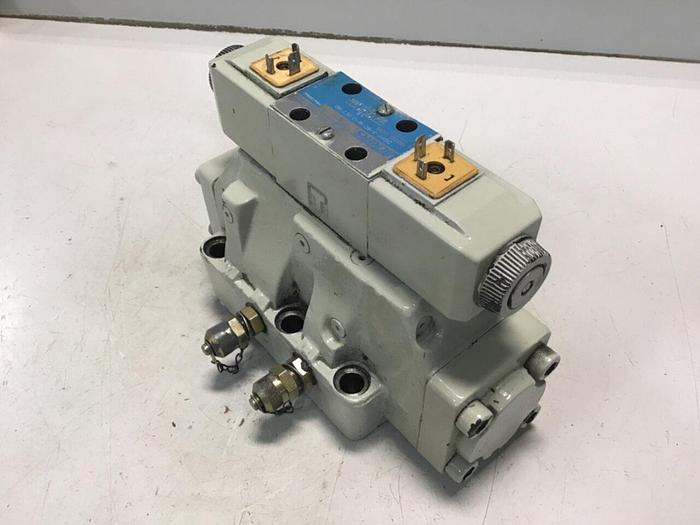 Used VICKERS Directional Valve DG4V-3-6C-M-U-HL7-60 Used