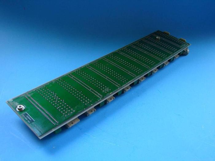 Used SIEMENS Slot Rack Base 6ES5 700-2LA11 #65398